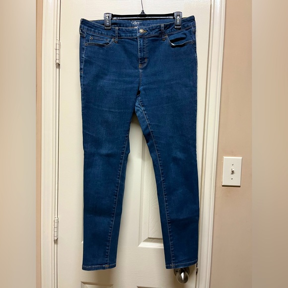 G.H. Bass & Co. Denim - Women’s Straight Leg Skinny Jeans